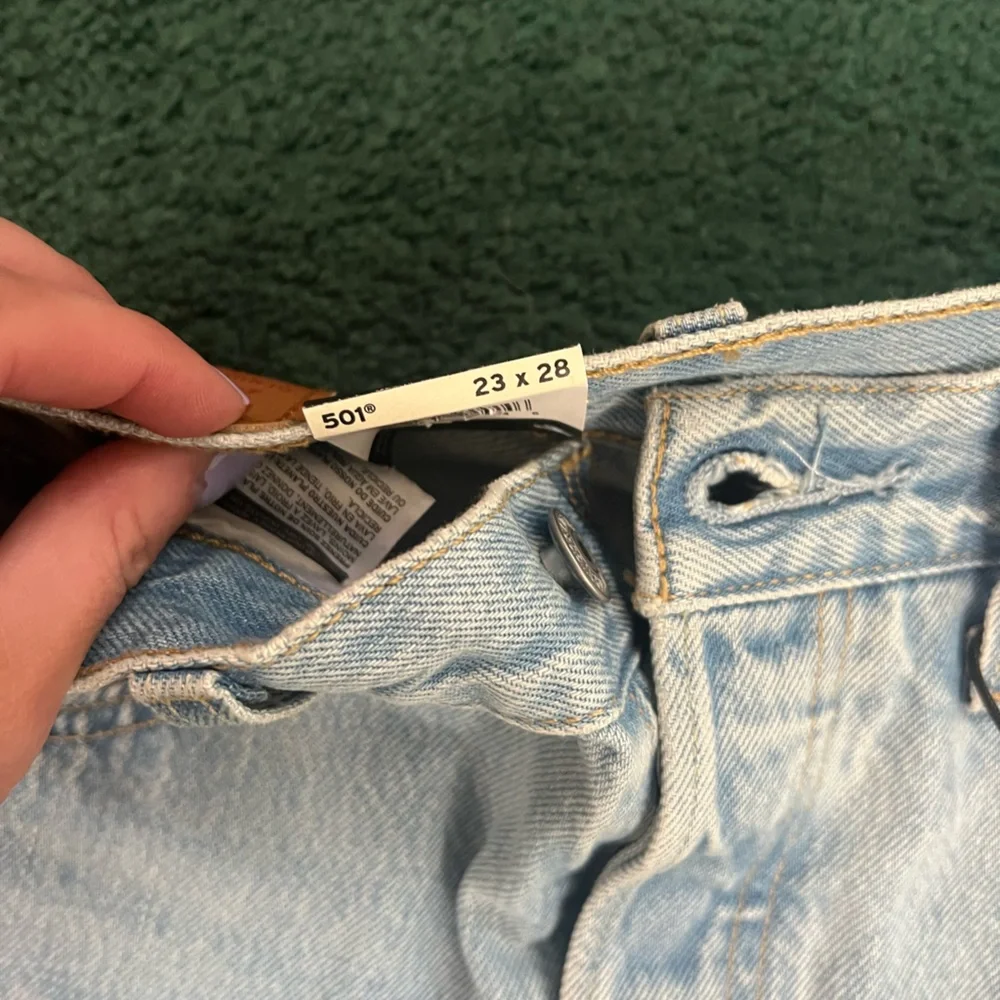 NWT Women’s Levi’s 501 - Picture 6 of 6